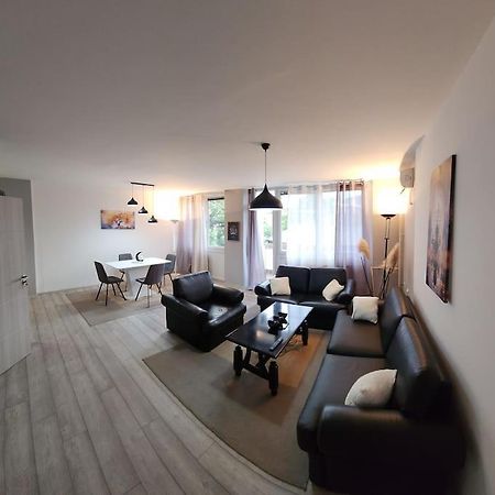 City Center Apt Wfree P Skopje Exteriör bild
