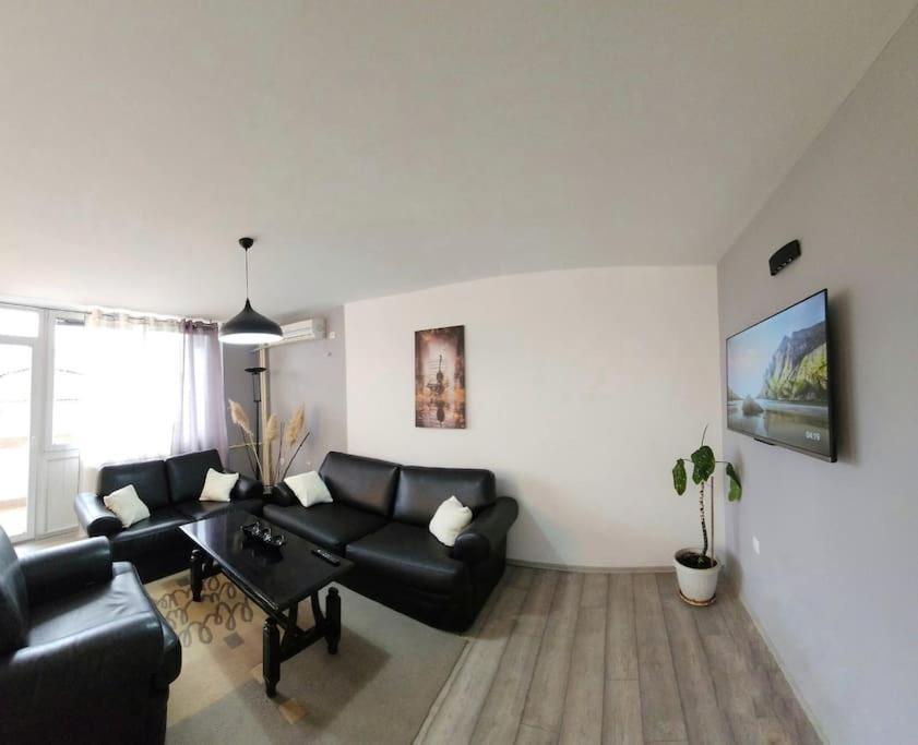 City Center Apt Wfree P Skopje Exteriör bild