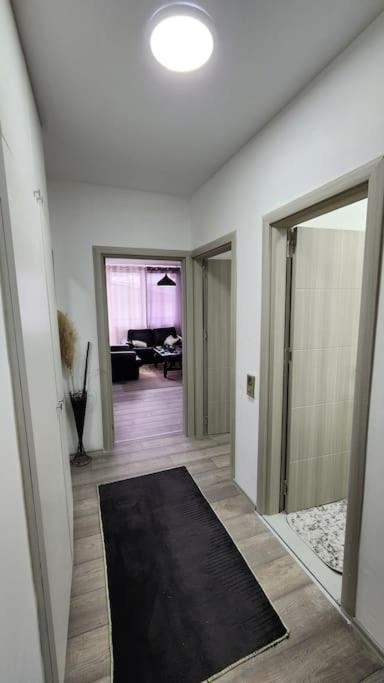 City Center Apt Wfree P Skopje Exteriör bild